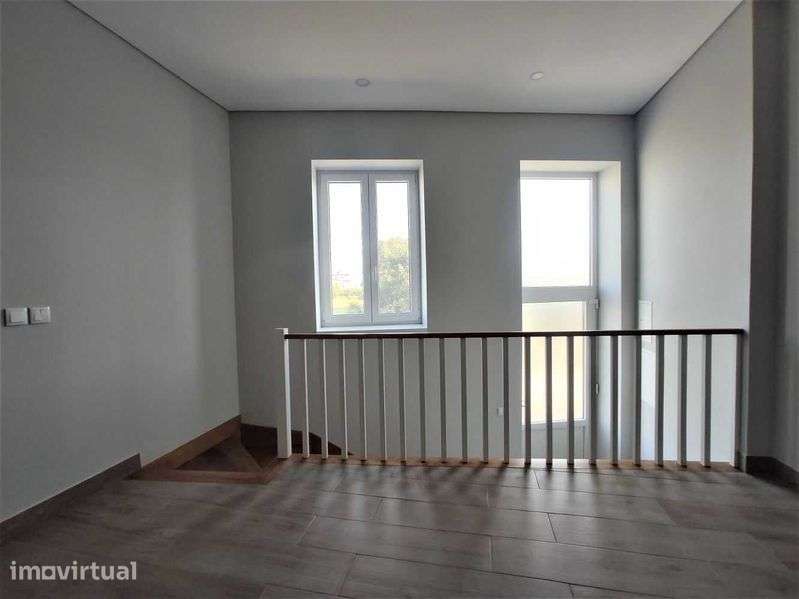 Apartamento com Entrada Independente ao Amial – Porto - Grande imagem: 5/12