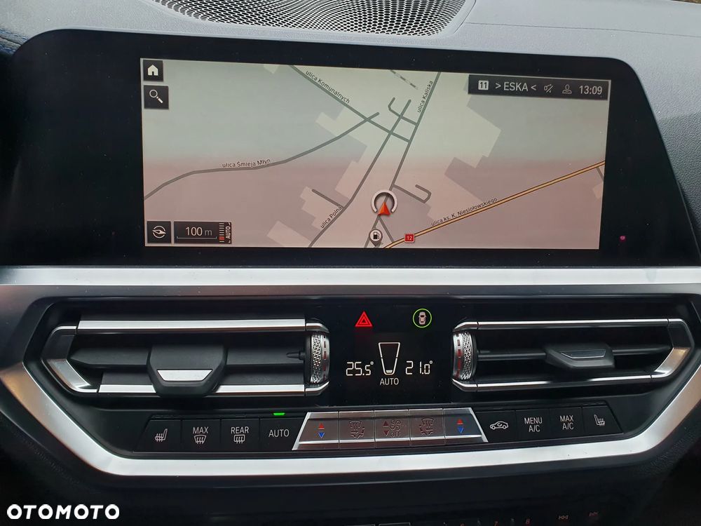 BMW Seria 3 320d Edition M Sport Shadow - 12