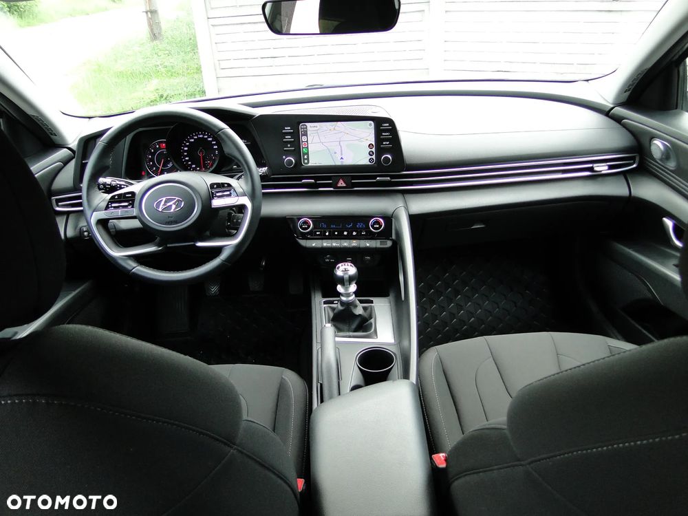 Hyundai Elantra 1.6 Smart - 18