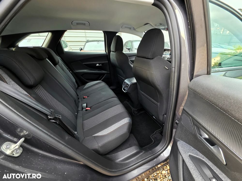 Peugeot 3008 PureTech 130 Stop & Start GPF Allure Pack - 16