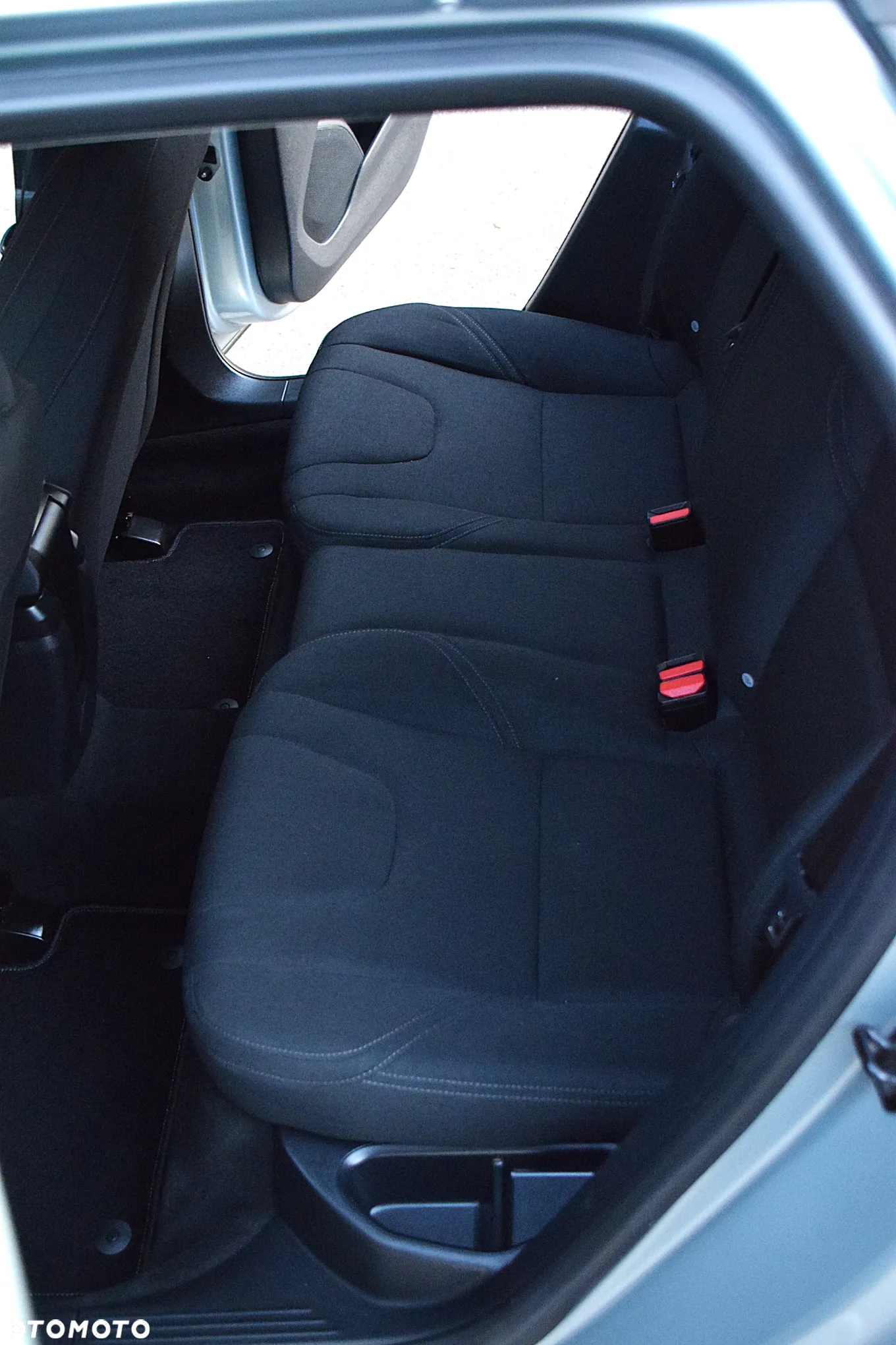 Volvo V40 T3 Momentum - 29