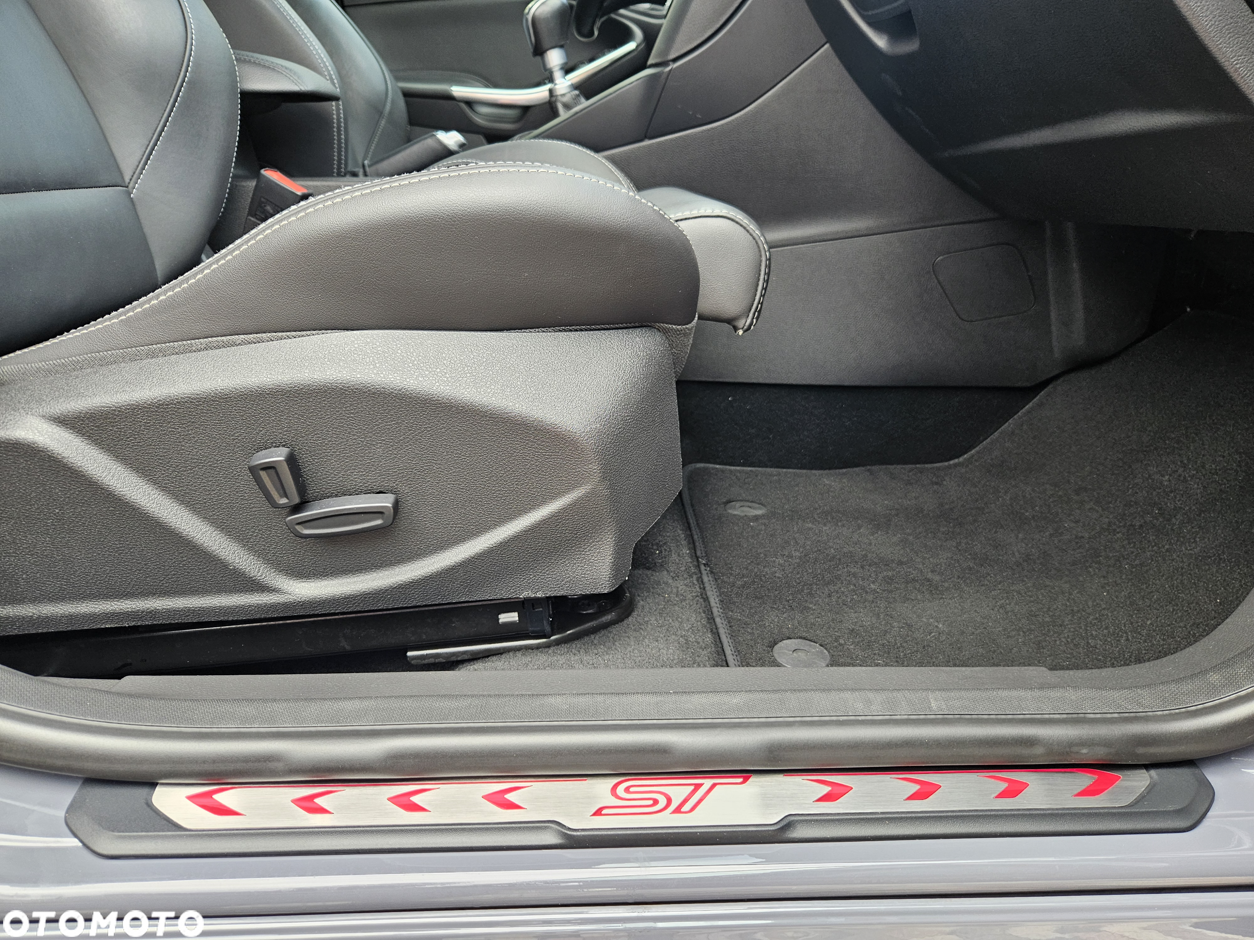 Ford Focus 2.0 EcoBoost ST - 31