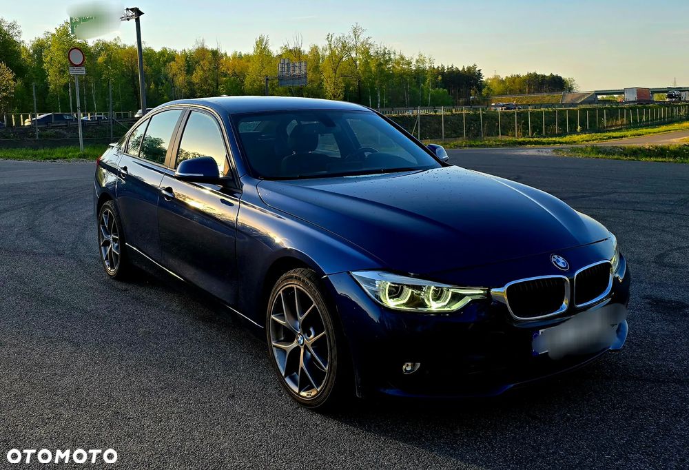 BMW Seria 3 318d Sport Line Shadow - 17