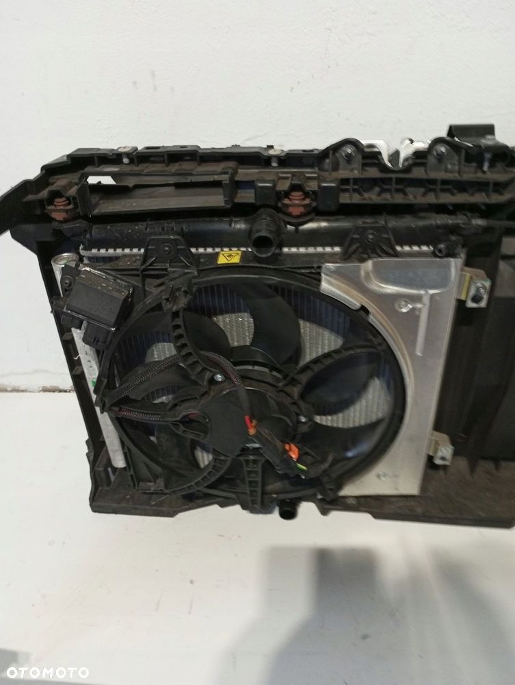 PAS PRZEDNI CHŁODNICE OPEL CORSA F - 4