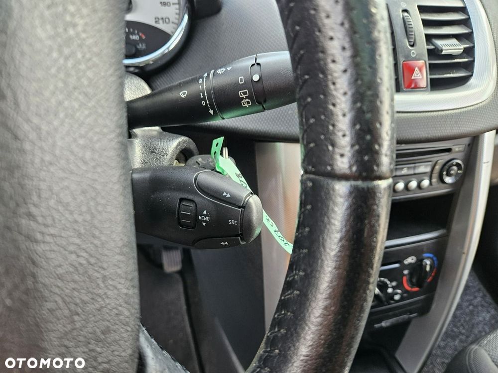 Peugeot 207 - 14