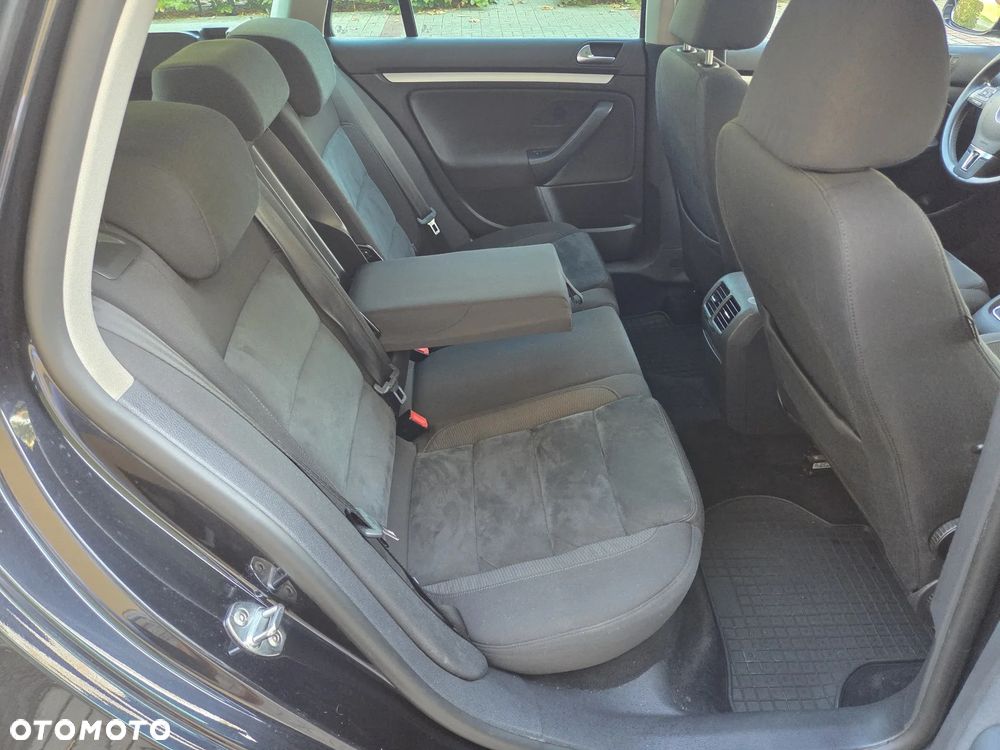 Volkswagen Golf 2.0 TDI DPF Highline - 17