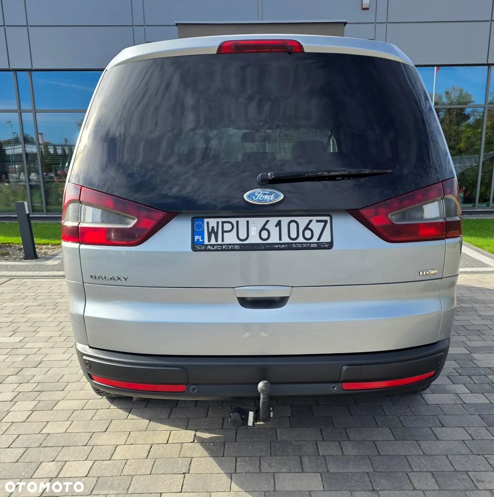 Ford Galaxy - 9
