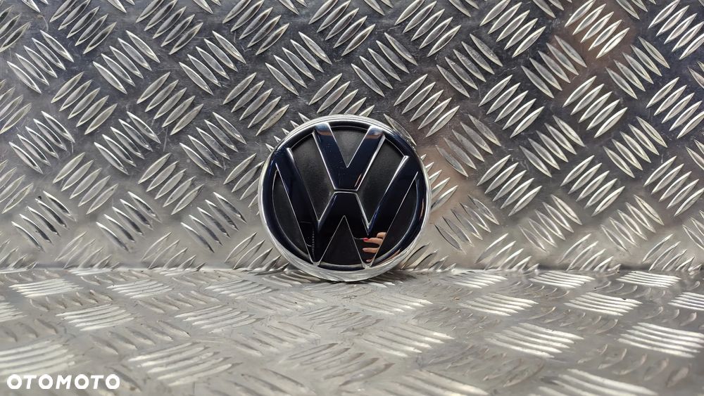VW TOUAREG 7P 10-18R EMBLEMAT ZNACZEK LOGO KLAPY TYL 7P6853630 A - 2