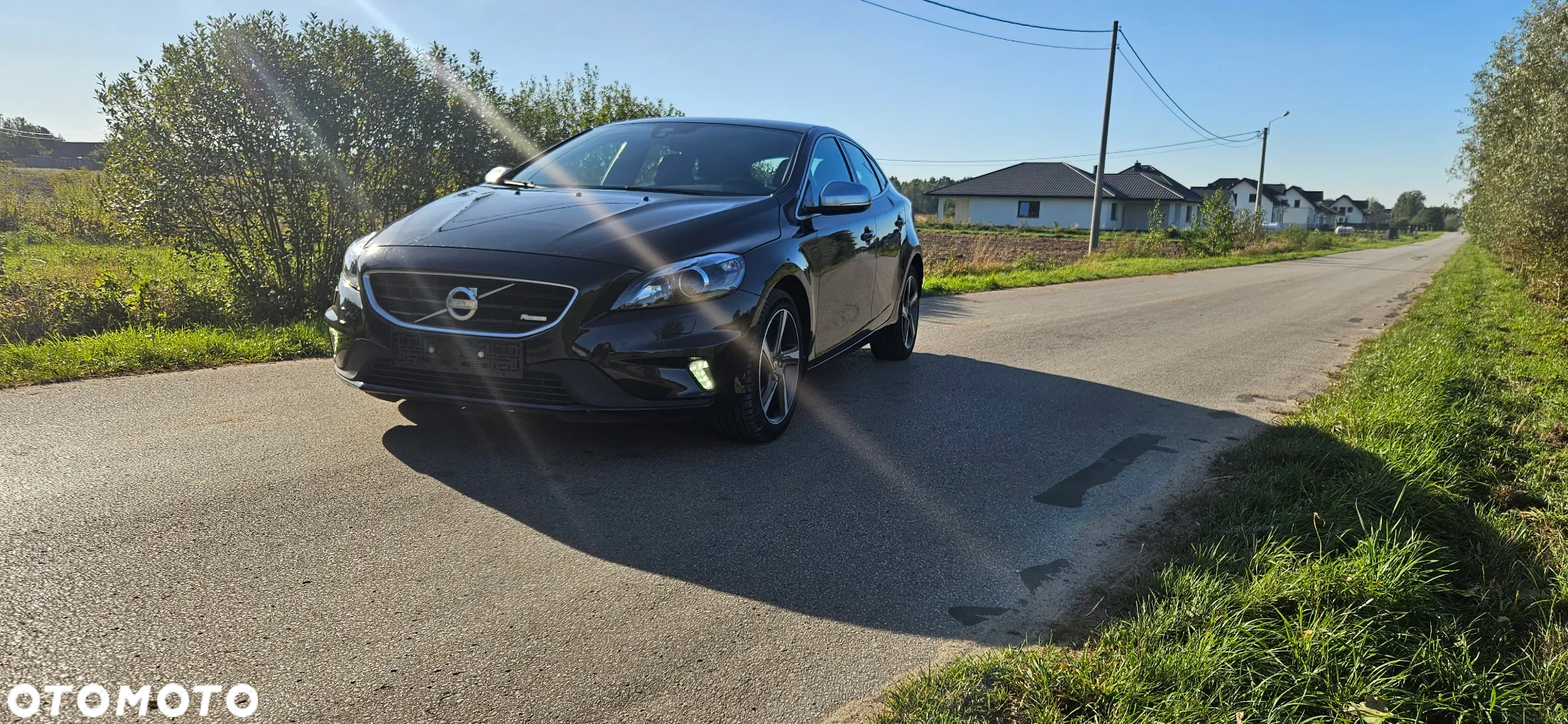 Volvo V40 T3 R-Design - 3
