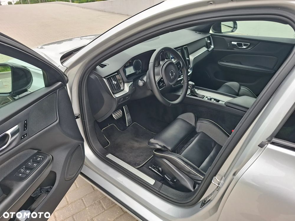 Volvo S60 T4 R-Design - 12