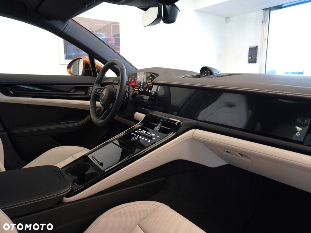 Porsche Panamera 4 E-Hybrid PHEV - 34