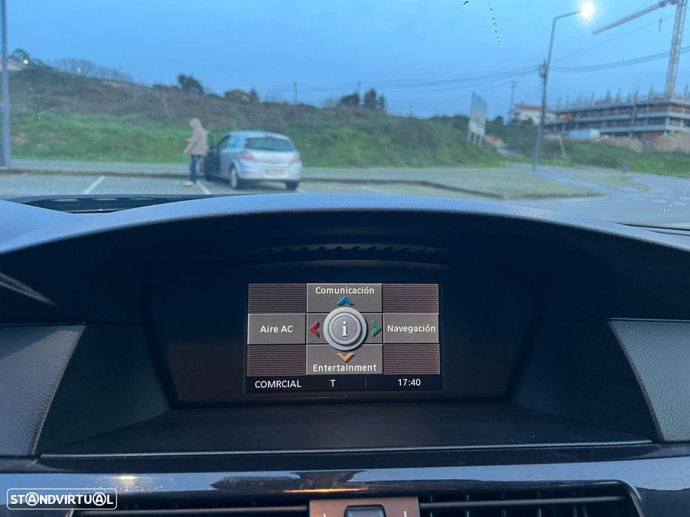 BMW 520 d Executive - 13