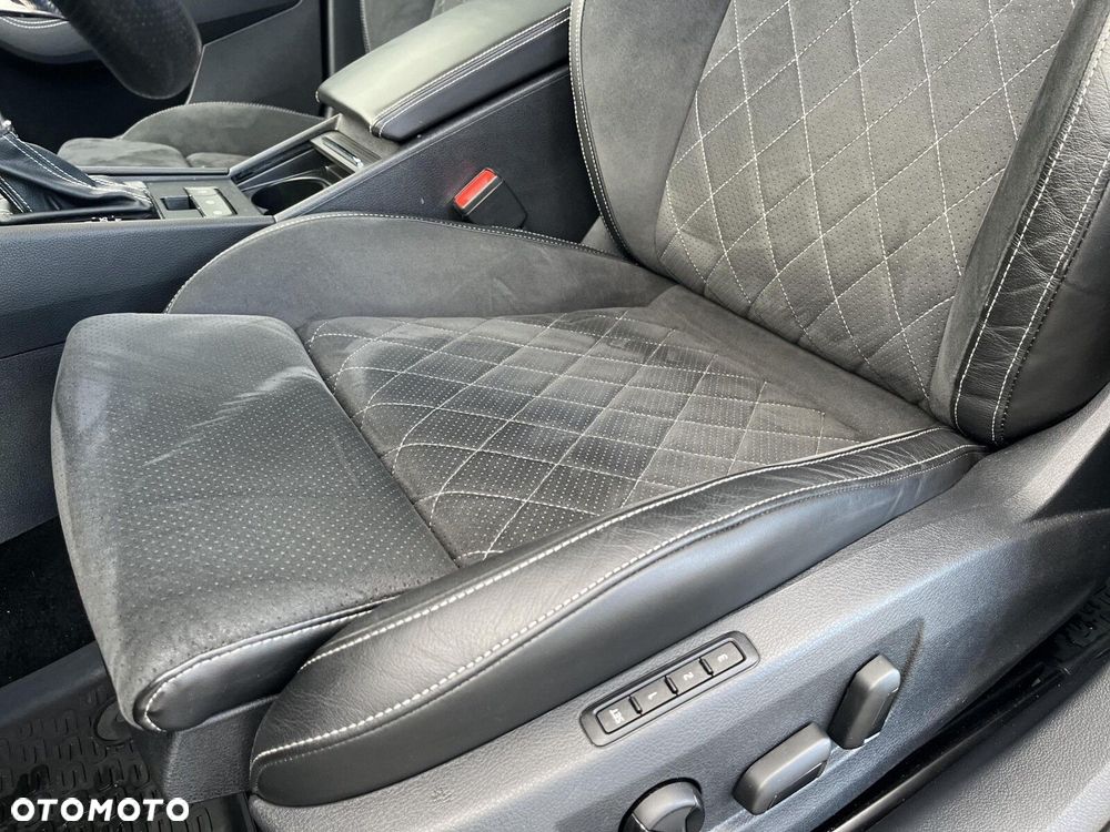 Skoda Superb 2.0 TDI SCR 4x4 Sportline DSG - 14