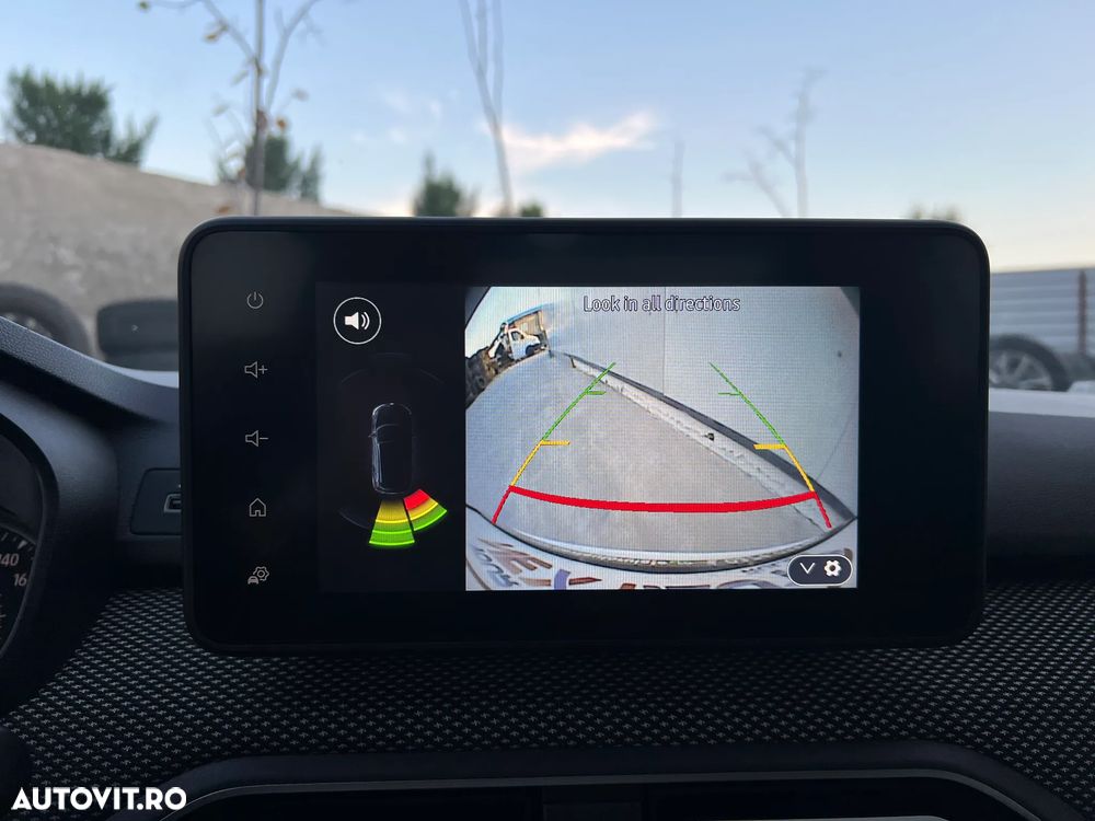 Dacia Logan TCe 90 MT6 Journey - 23