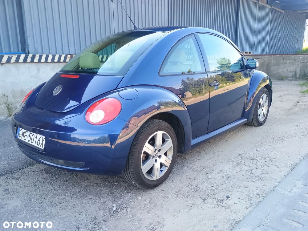 Volkswagen New Beetle - 11