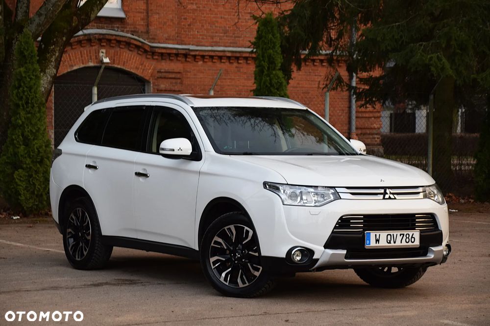 Mitsubishi Outlander 2.2 DI-D 4WD Automatik Diamant Edition+ - 3