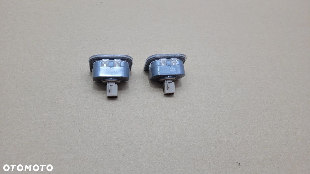 HYUNDAI PODŚWIETLENIE LAMPKA TABLICY REJESTRACYJNEJ 92501-BE000 - 2