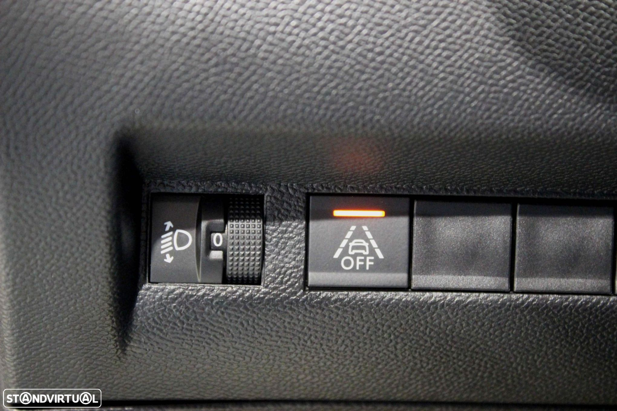 Peugeot 2008 1.5 BlueHDi Allure Pack EAT8 - 14
