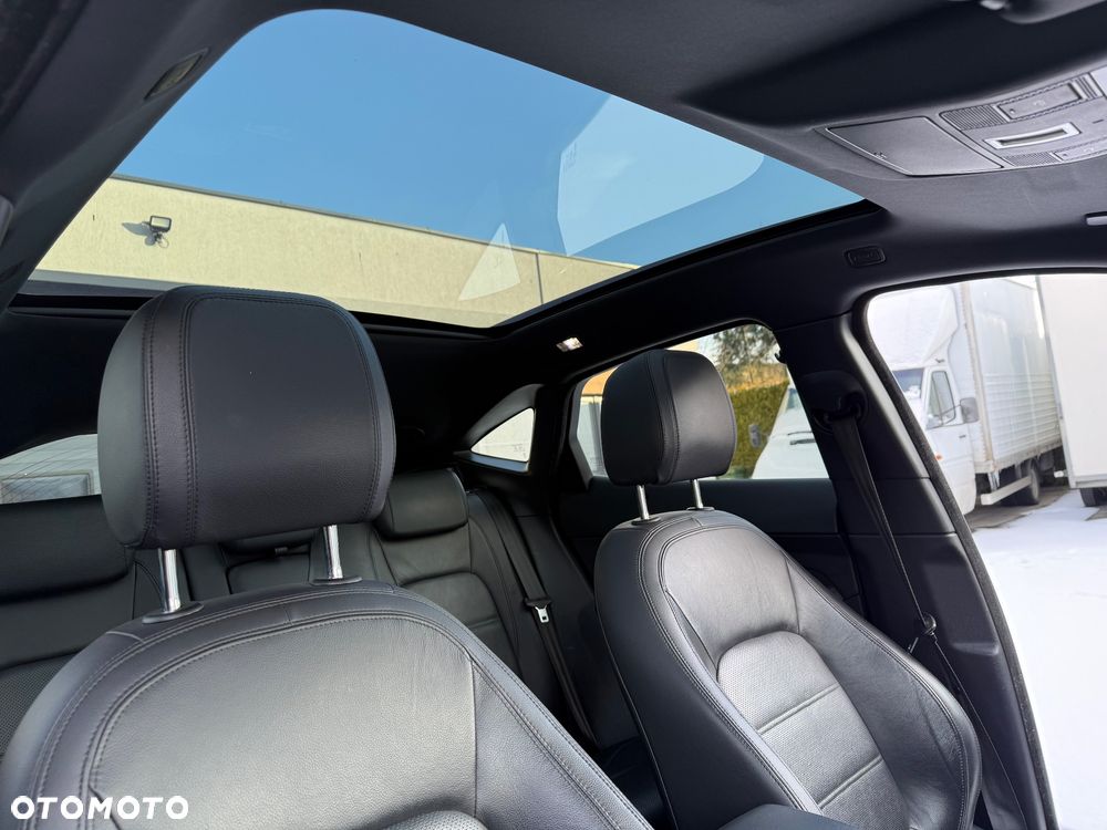 Jaguar E-Pace P200 AWD R-Dynamic S - 13