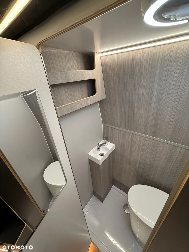 Mercedes-Benz Sprinter - 21