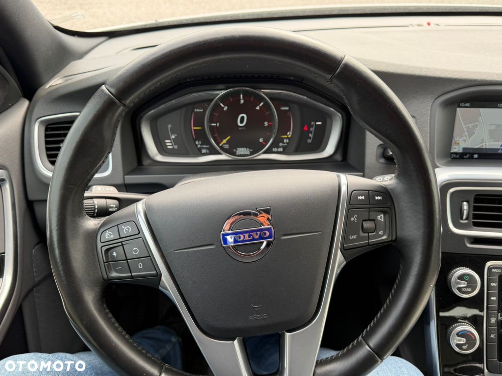 Volvo V60 D6 AWD Plug-in Hybrid Summum - 19