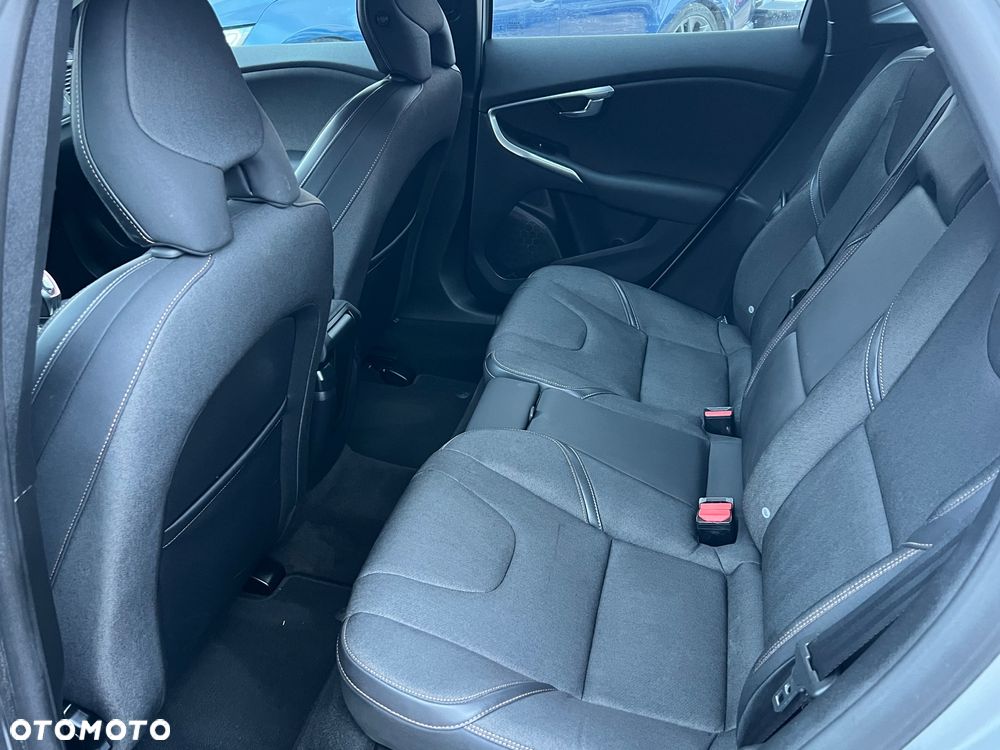 Volvo V40 Cross Country D2 Momentum - 6
