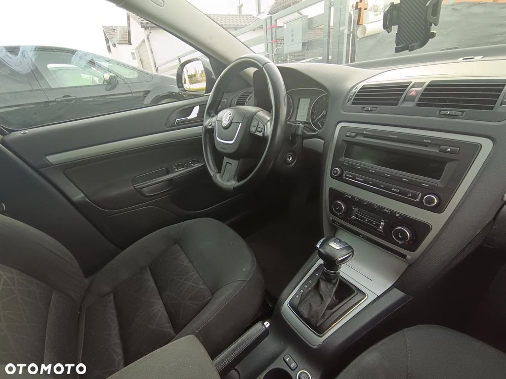 Skoda Octavia 1.6 TDI DPF DSG FAMILY - 5