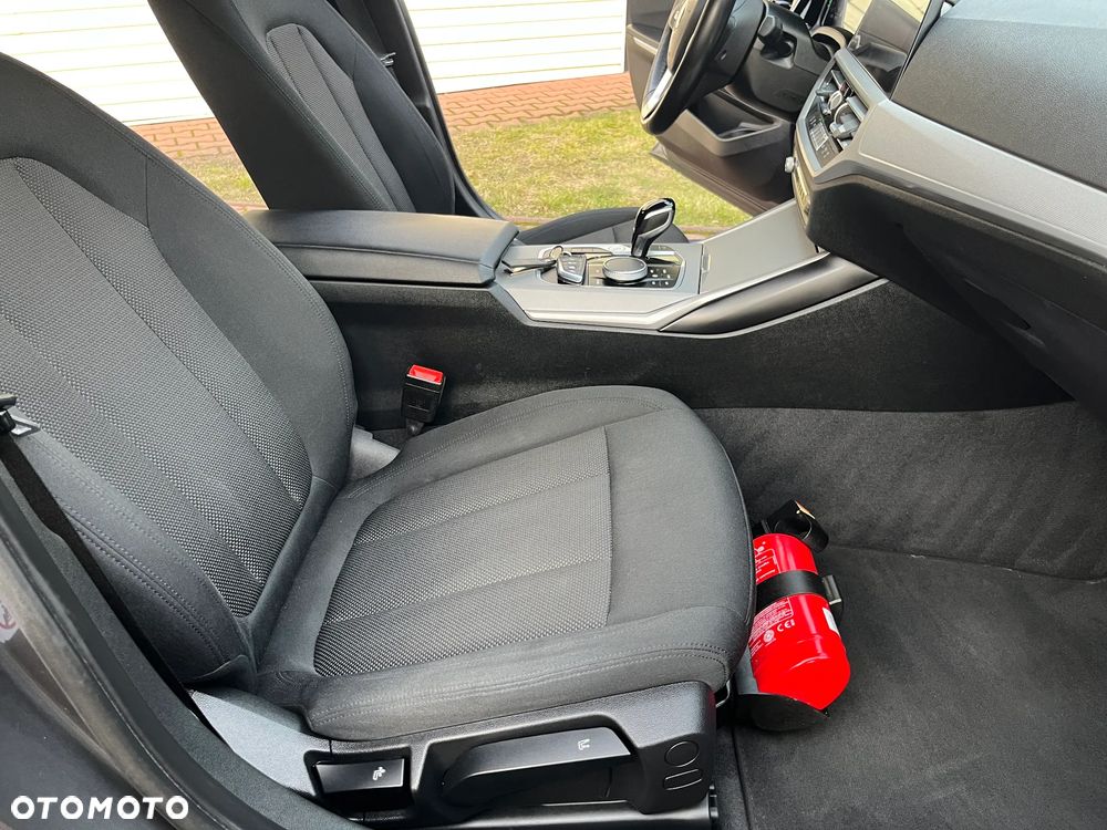 BMW Seria 3 320i xDrive - 26