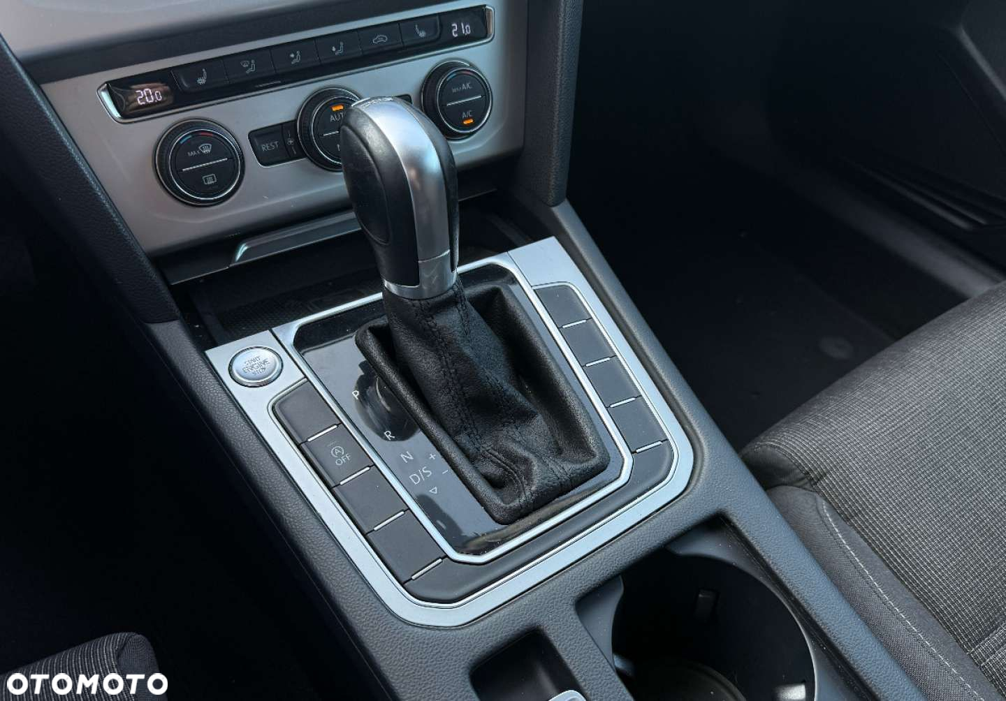 Volkswagen Passat - 34