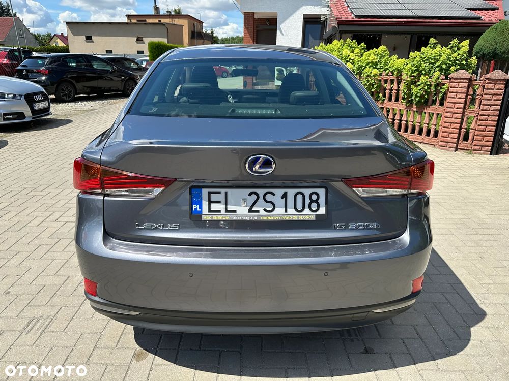 Lexus IS - 33