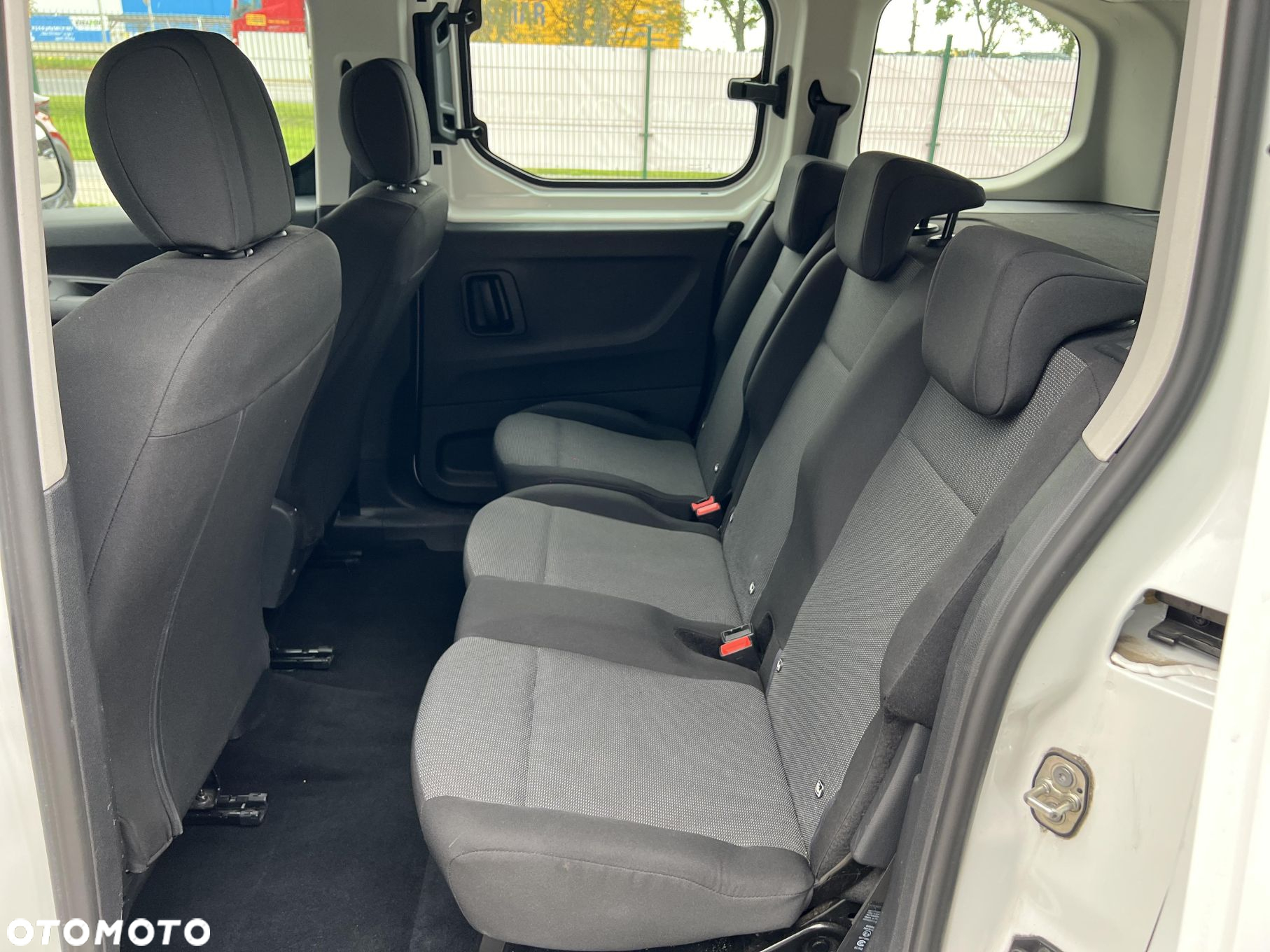 Toyota Proace City Verso 1.2 D-4T Combi - 13
