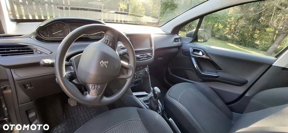 Peugeot 208 - 7
