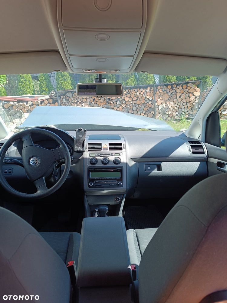 Volkswagen Touran 2.0 TDI DPF DSG Trendline - 8