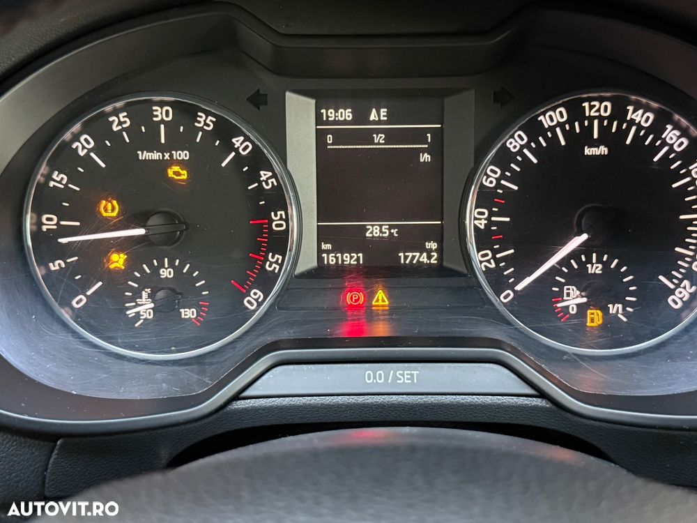 Skoda Octavia 1.6 TDI Active - 8