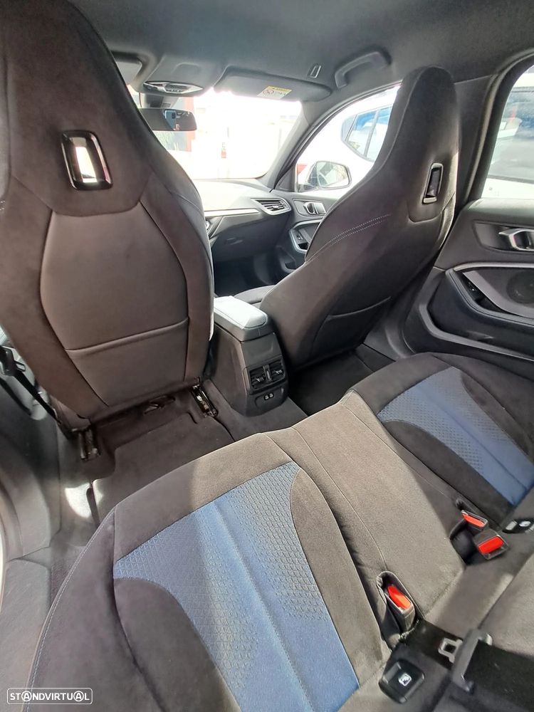 BMW 116 d Pack Desportivo M - 23