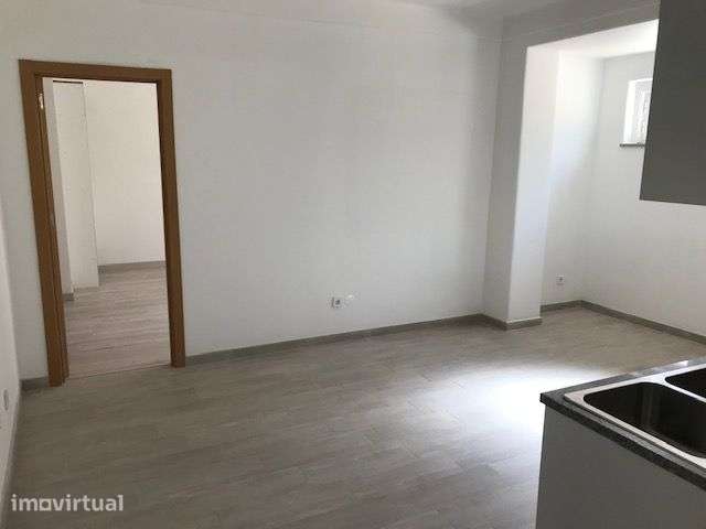 Atelier/estúdio remodelado em Entrecampos - Grande imagem: 4/9