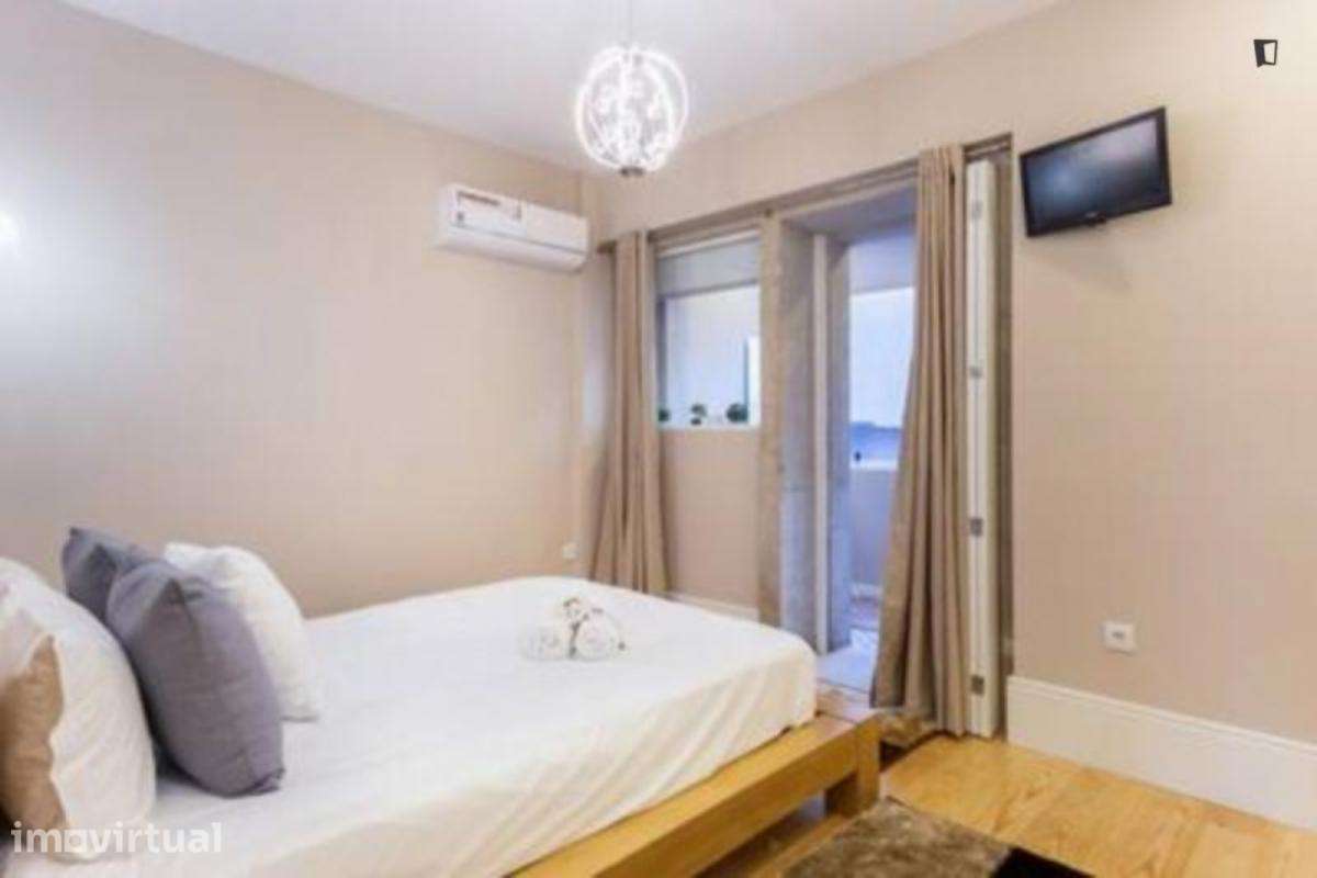 Apartamento com 1 quartos - localizado em Cedofeita Porto - Grande imagem: 2/15
