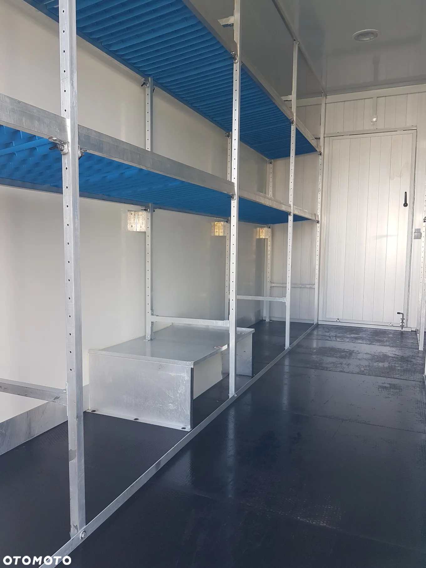 Iveco DAILY KONTENER NISKOPODŁOGOWY 4,43x2,23x2,42 SKLEP BAR FOODTRUCK KAMPER KLIMA - 18