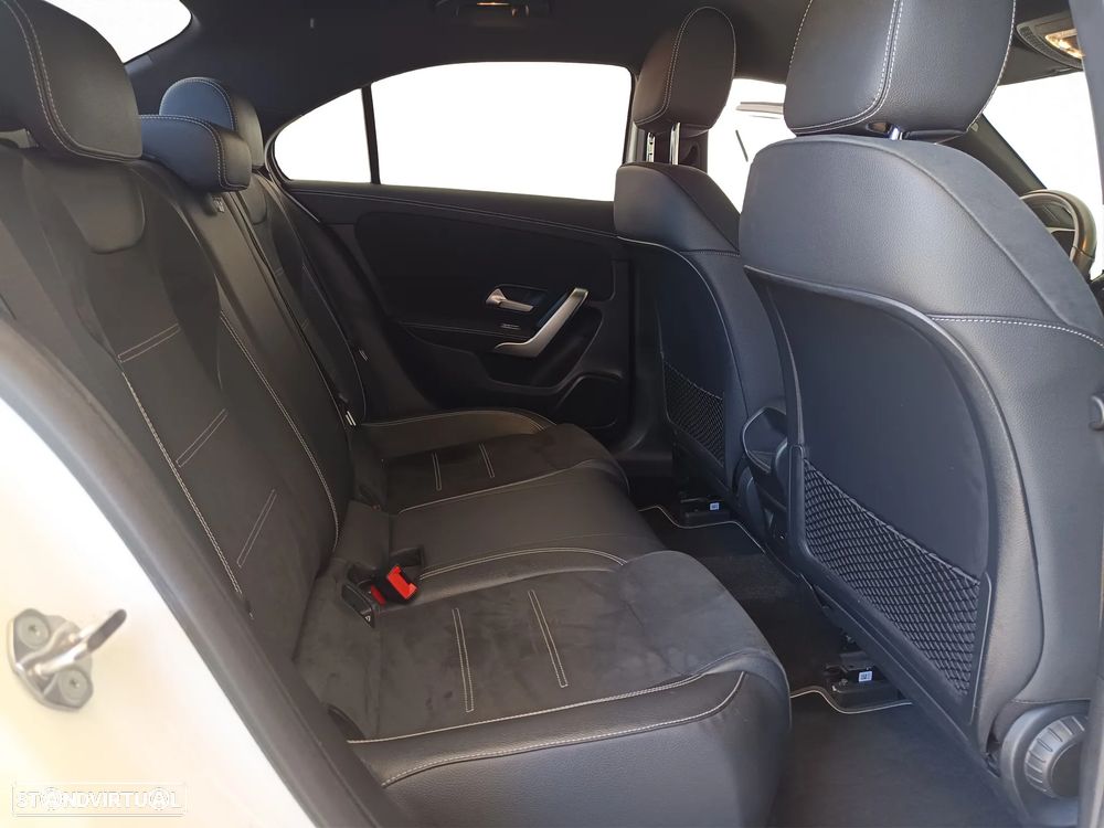 Mercedes-Benz A 250 Limousine e AMG Line - 20