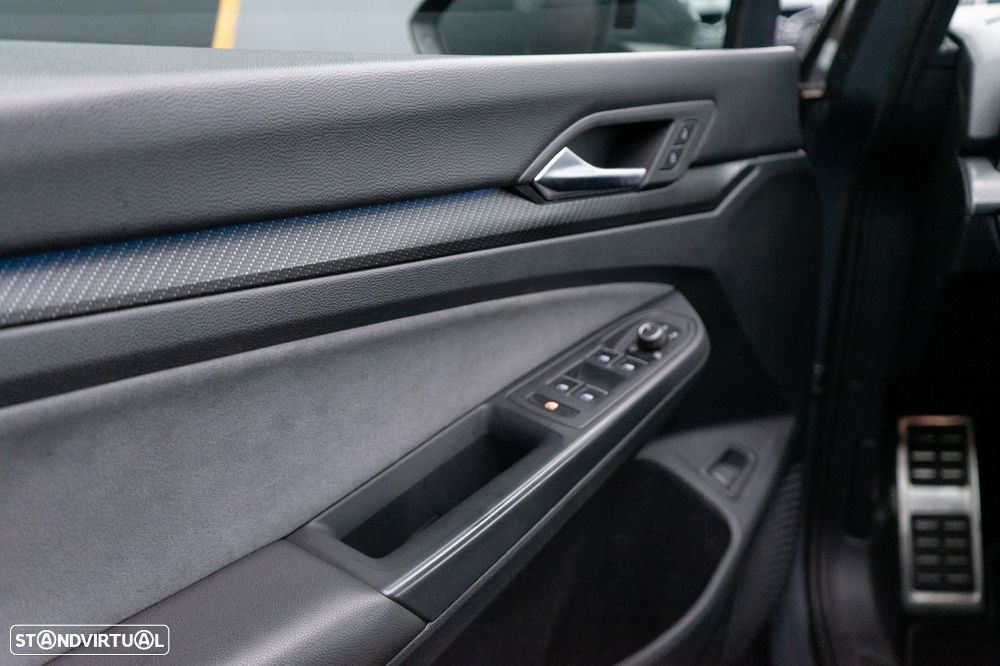 VW Golf Variant 2.0 TDi R-Line DSG - 28