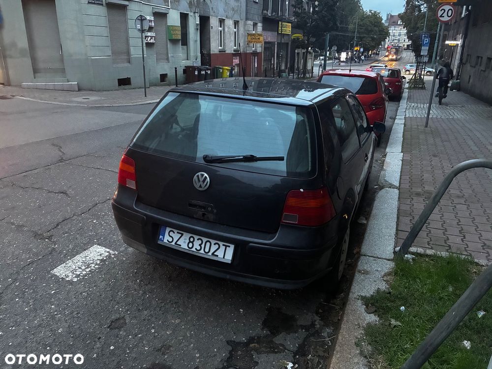 Volkswagen Golf 1.6 Basis - 3