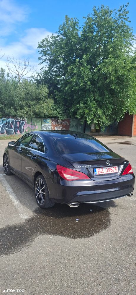 Mercedes-Benz CLA 200 d 7G-DCT Urban - 4