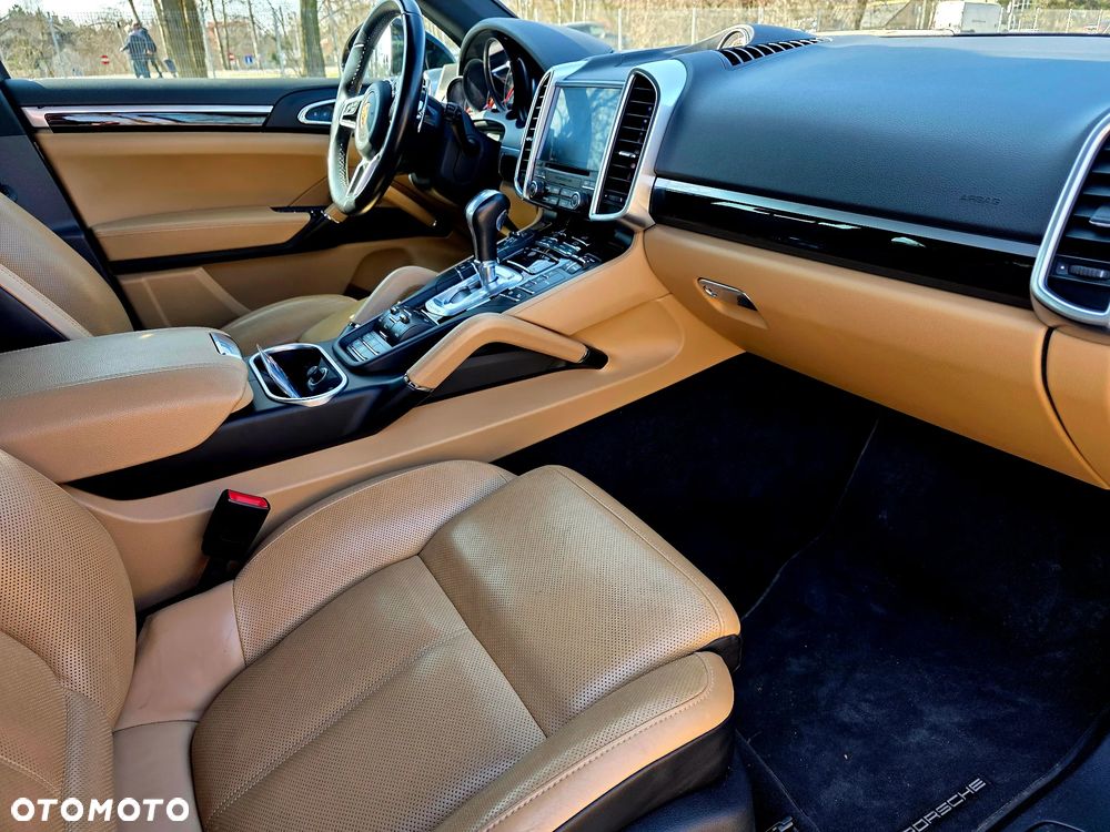 Porsche Cayenne - 7
