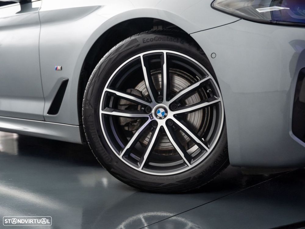 BMW 520 d Pack Desportivo M Auto - 13