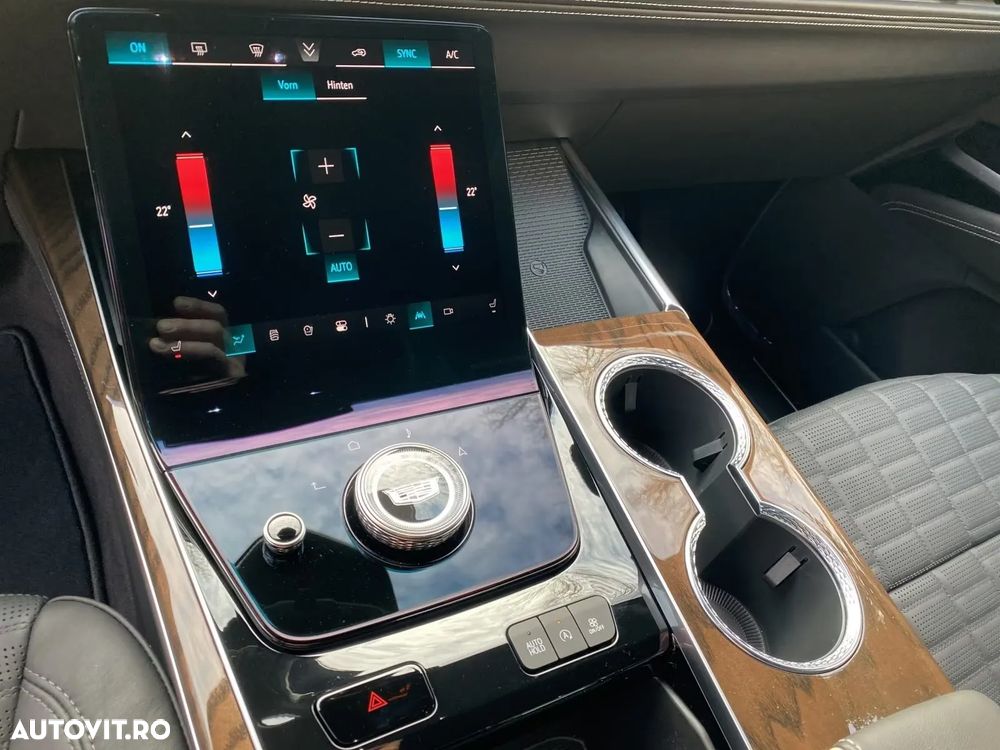 CADILLAC Escalade 2026 — imagine 14