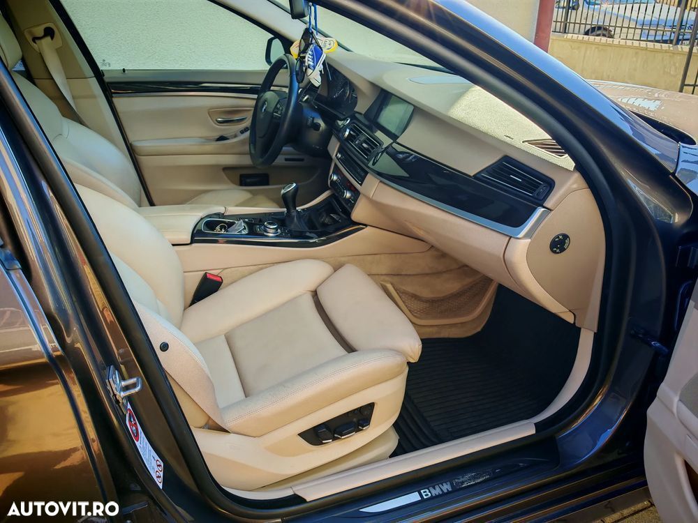 BMW Seria 5 520d Touring - 16