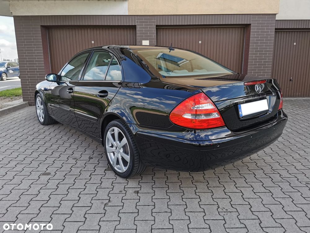 Mercedes-Benz Klasa E 240 Avantgarde - 35