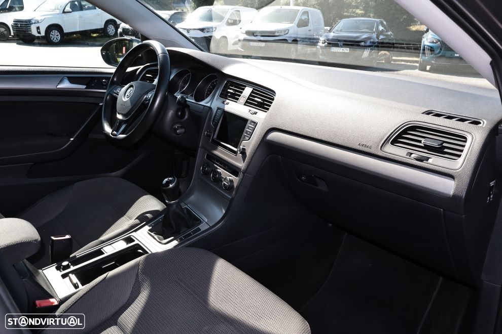 VW Golf 1.6 TDi BlueMotion Confortline - 12