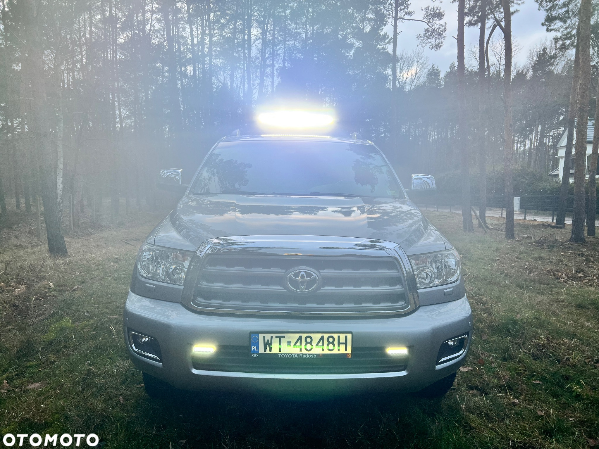 Toyota Sequoia - 32