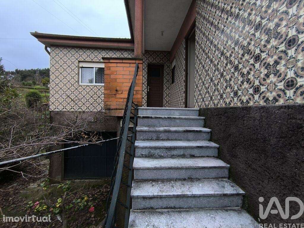 Moradia bi-familiar T5 em Vila Cova da Lixa e Borba de Godim de 173,5 - Grande imagem: 3/40